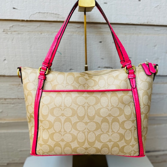 COACH monogram shoulder bag - Picture 8 of 17